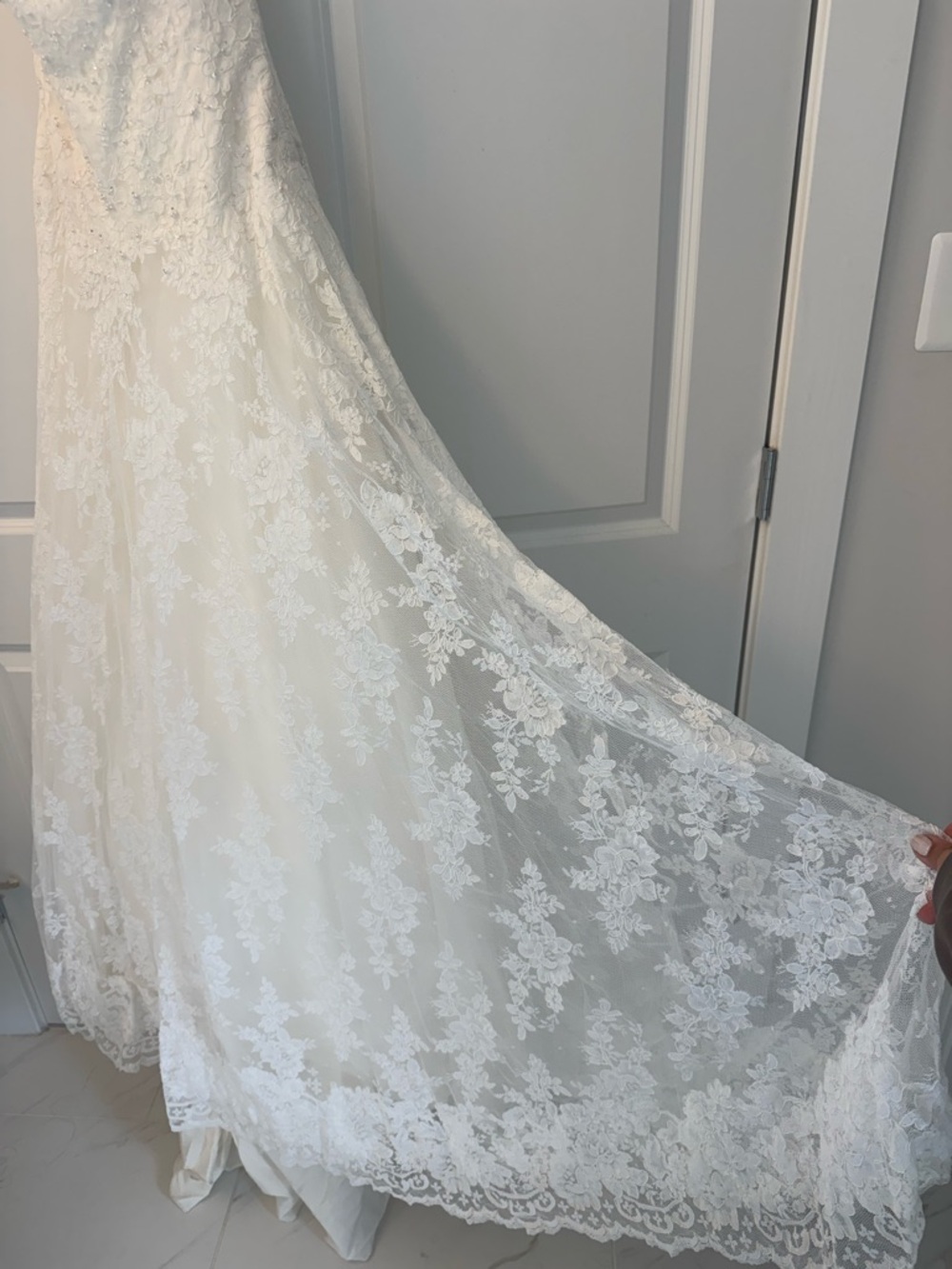 David’s Bridal Allover Beaded Ball Gown Wedding Dress
STYLE# WG3841 - Picture 5 of 7